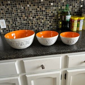 3 nesting bowls for Halloween